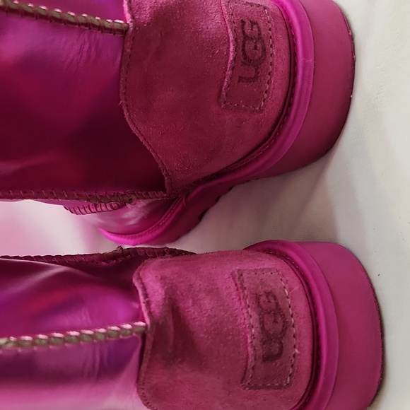 UGG Classic Short Iridescent Fuchsia Cozy Boots (W Size 6) - Picture 6 of 10